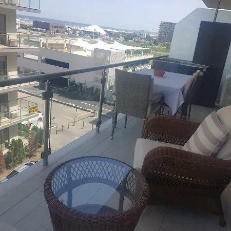 De Silva * Mamaia